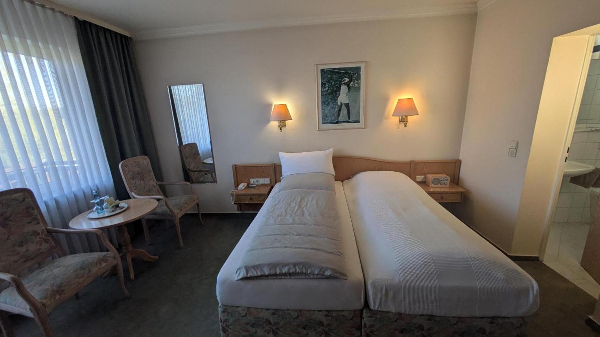 Landhotel Sonneneck - Breuna Im Naturpark ภายนอก รูปภาพ